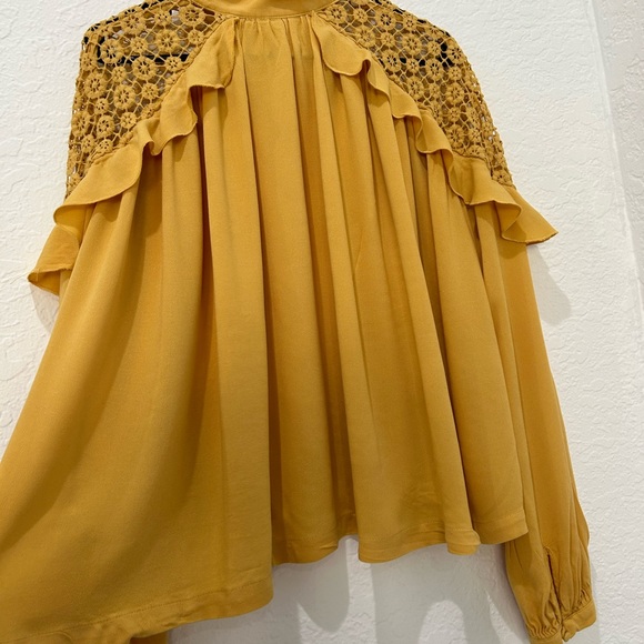 🔥PRICE⬇️ FREE PEOPLE • Yellow/Gold • Women’s Long Sleeve Blouse • size M • - Picture 2 of 5